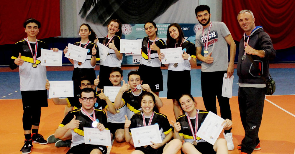 Korbolda Kocaeli Fen Lisesi finallere kaldı! 