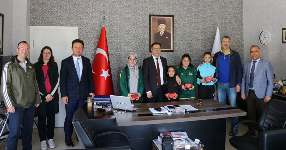 Şampiyonlardan Çintimar’a ziyaret