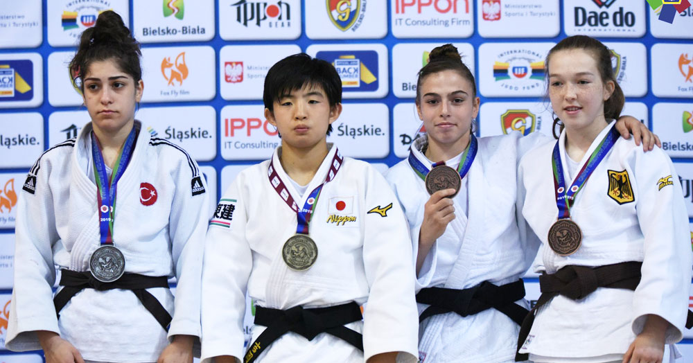 Polonya’dan 2 gümüş ile geldik