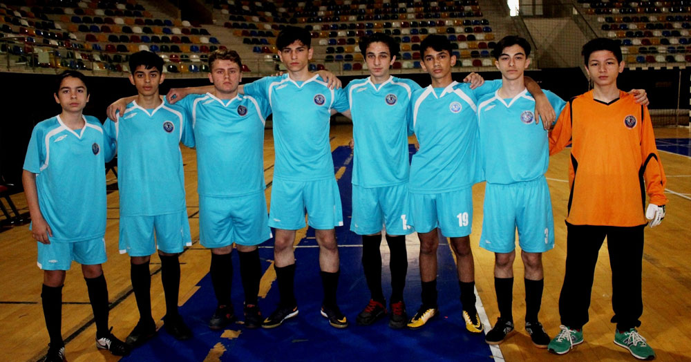 Gazozuna maç İzmit Gazi Lisesi’nin “4-0”