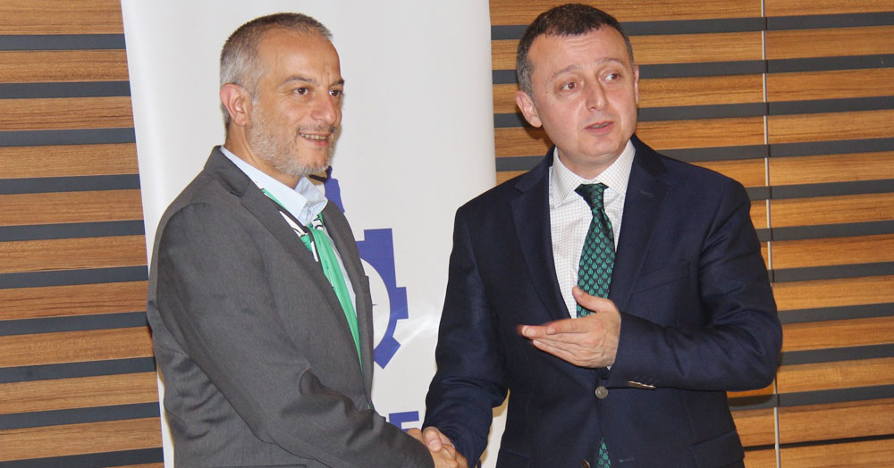 En büyük destekçisi Büyükakın!