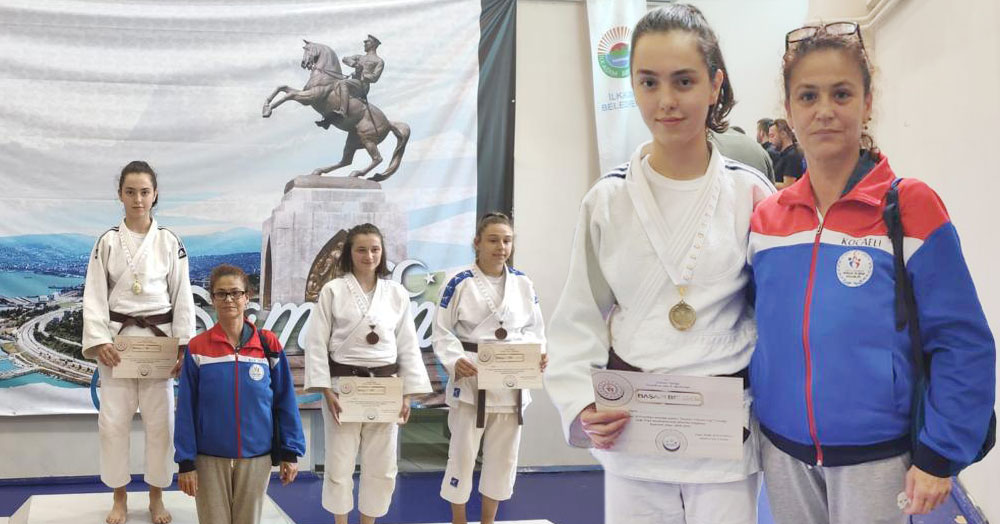 Beyzanur tuttuğunu tatamiye serdi!