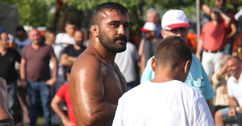 İzmit Belediyesi güreşçilerini iyi takip edin