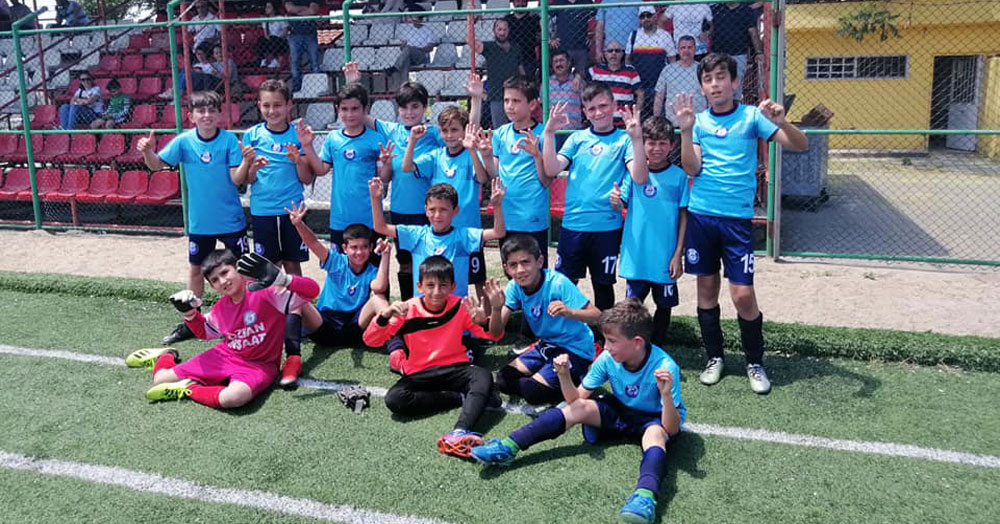 İzmit Gençlerbirliği U-11 şampiyon oldu