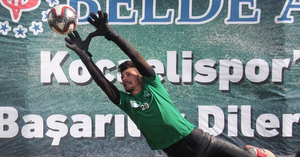 Kaleci Mertcan ameliyat oldu