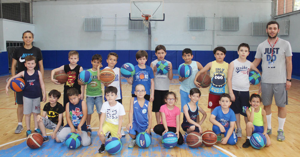 İzmit Belediyesi basketbolda tam gaz!