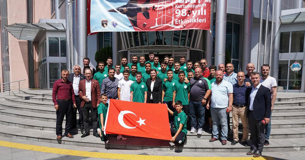 Hürriyet “Hayde Bre” dedi ve pehlivanları Edirne’ye uğurladı