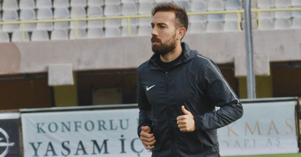 Eren Can Özçelik, Derince ile görüşüyor