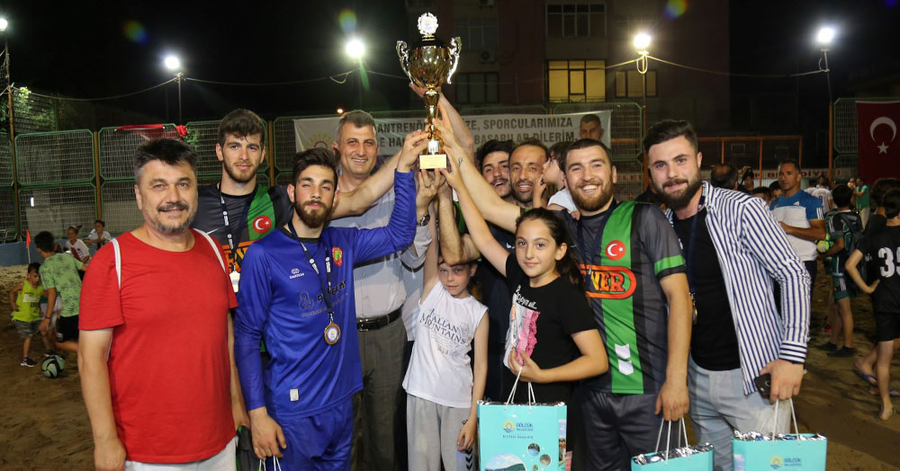 Carverspor ve Gölcük Karadeniz şampiyon!