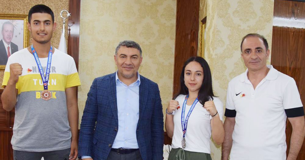 Hamza Şayir, demir yumrukları ağırladı