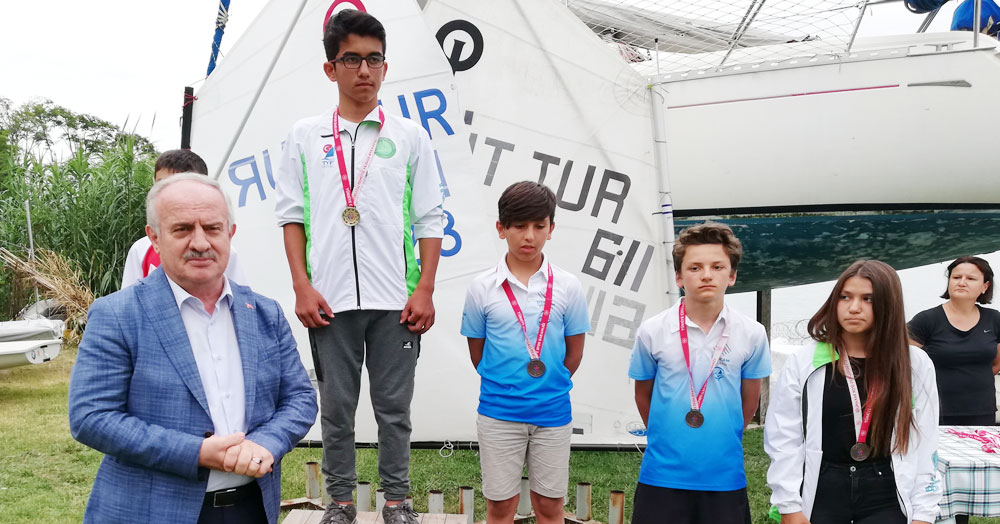 Yelkenler 15 Temmuz için fora!