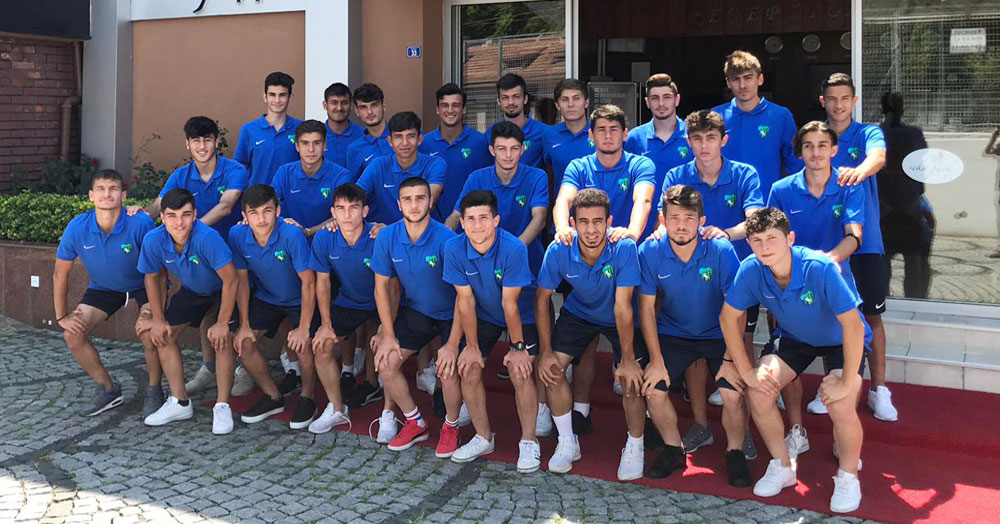 Kocaelispor U-19 Hindularla oynuyor