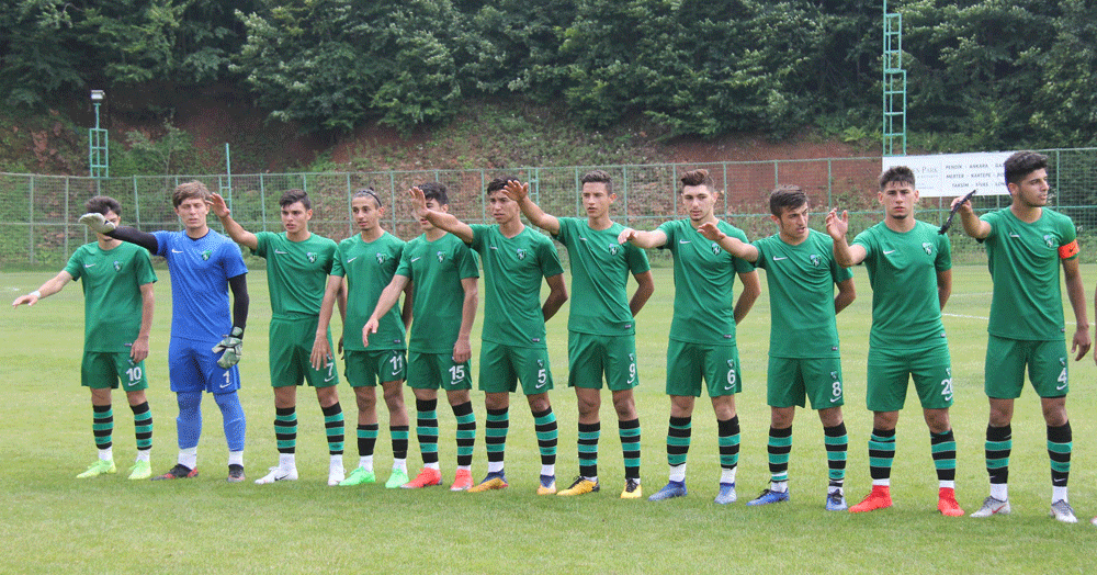 Yavru Körfez, Hintli misafirlerine acımadı