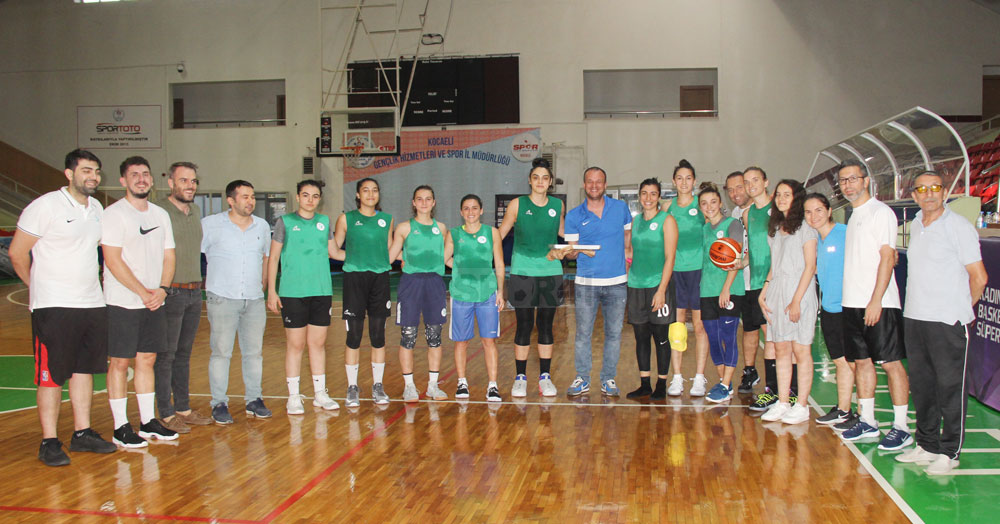 İzmit Belediyespor, Atatürk'te!