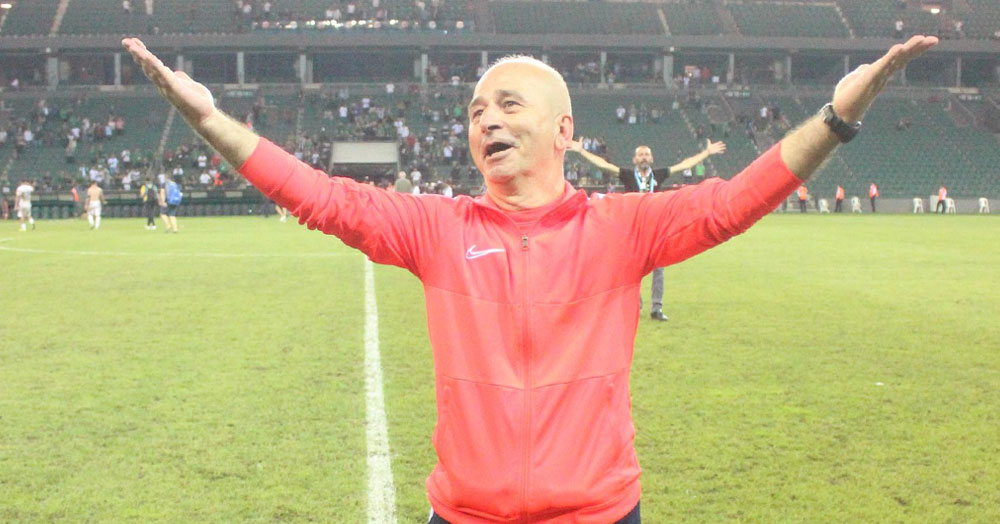 Engin hocadan üçlü!