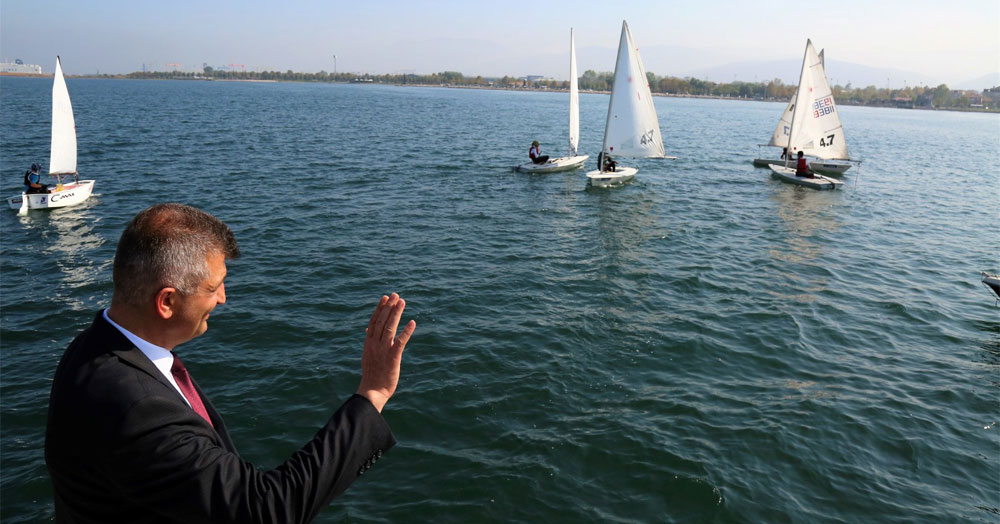 Yelkenler Gölcük’te fora!