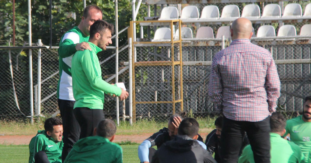 Maçın adamı Burak Süleyman'a hocasından parfüm!