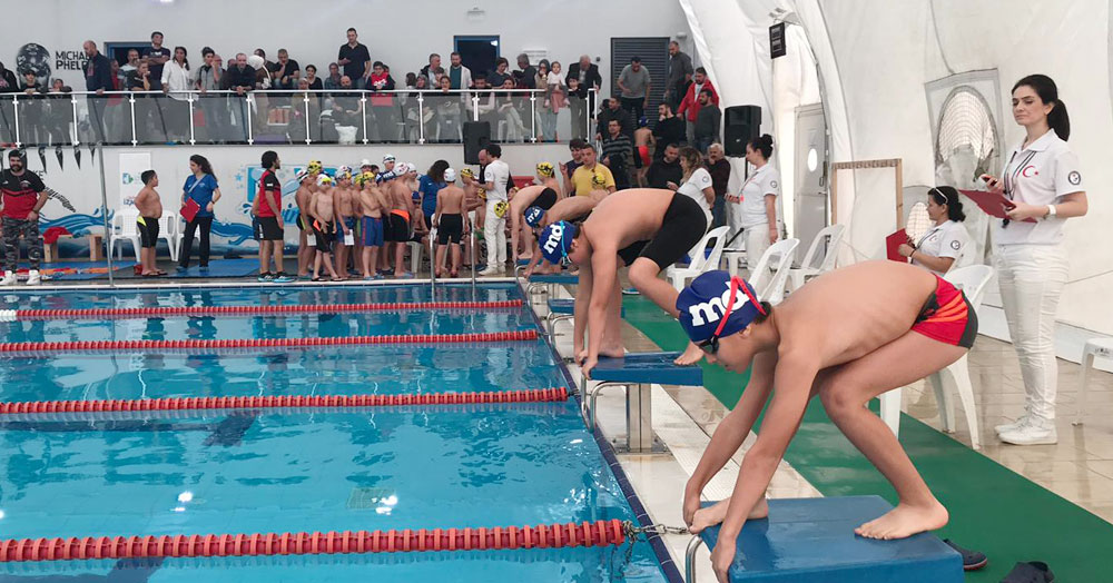 Kulaçlar BAŞÖĞRETMEN için atıldı