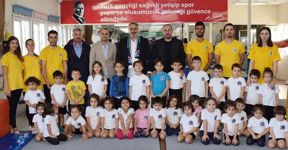 Murat Aydın, cimnatikçilere konuk oldu