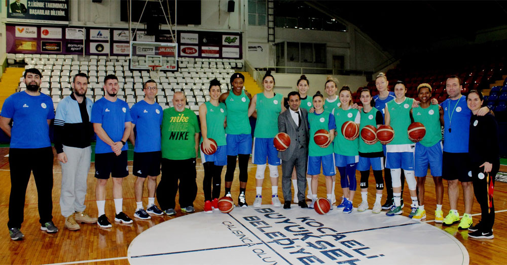 Periler, Fener’i bekliyor!