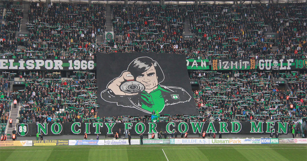 Korkak Adamlar İçin Şehir Yok!