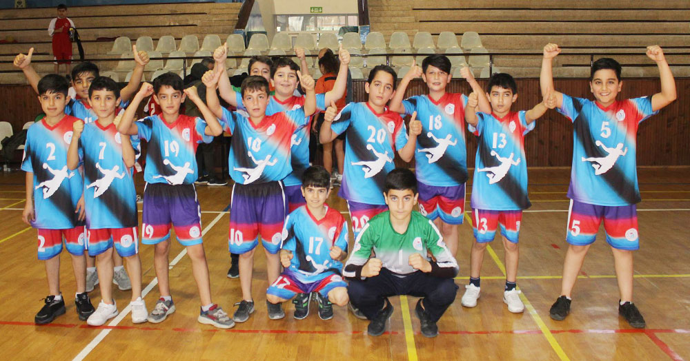 Küçük hentbolcular fileleri bol bol havalandırdı