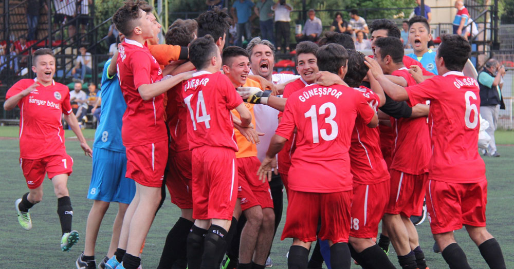 Erhan Okur yuvası Kocaeli Güneş’e geri döndü