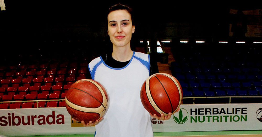 Emel Sığırcı İzmit Belediyespor’a döndü