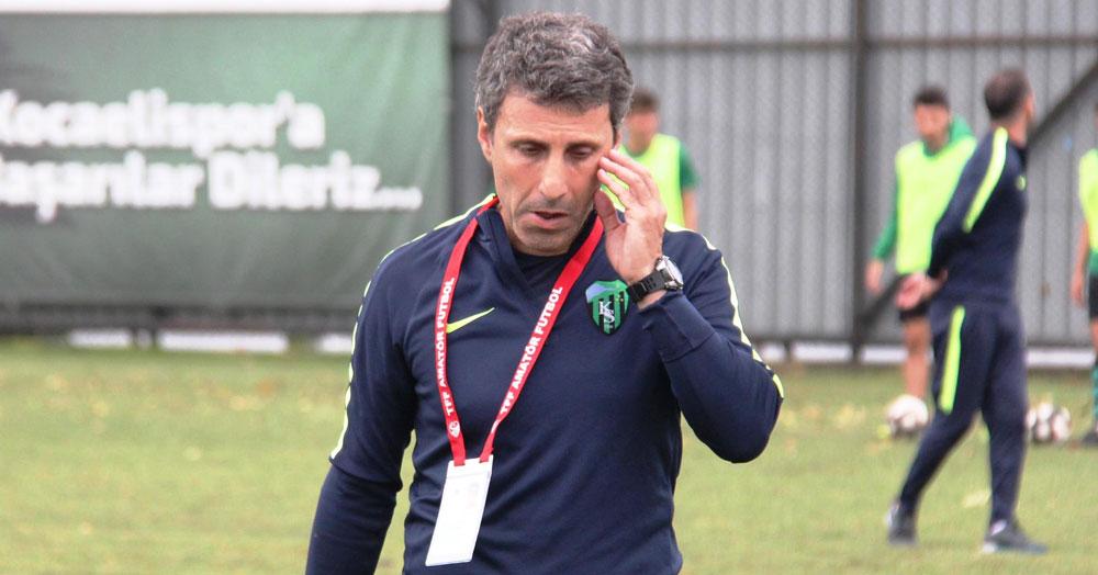 Kocaelispor U-19 takımını taşıyan otobüs yolda kaldı!