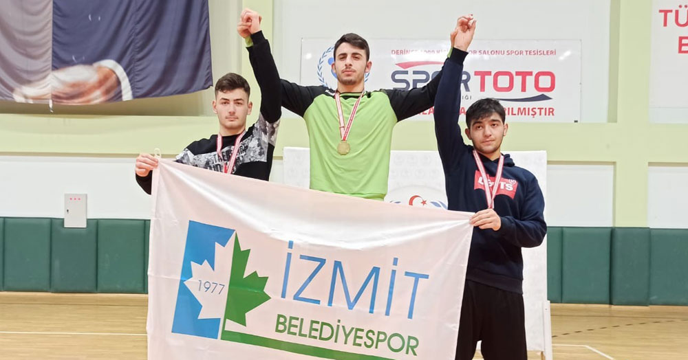 İzmit Belediyeli güreşçiler çok fena! 