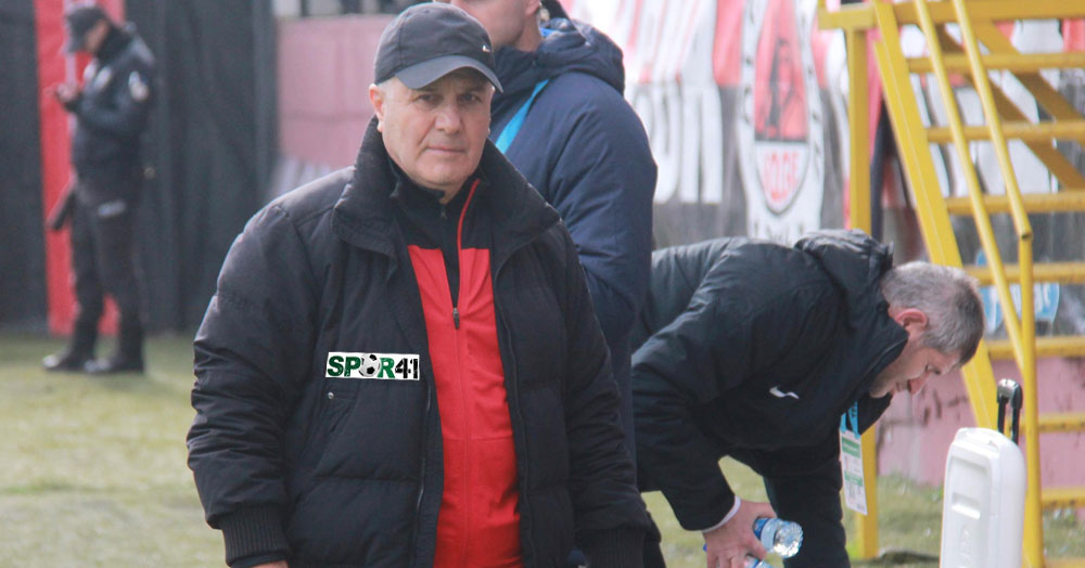 Sadi Tekelioğlu ile Gölcükspor’un yolları ayrıldı