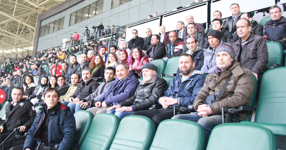 Derince Toplum ve Ruh Sağlığı Merkezi tam kadro maçta