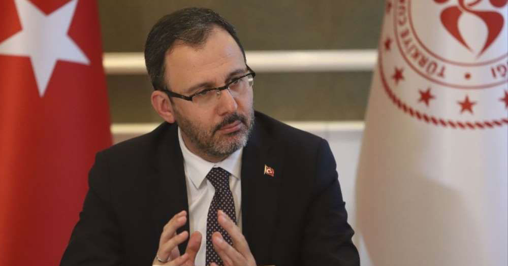 Bakan Kasapoğlu: Ligleri erteledik. Bu süreçten güçlenerek çıkacağız