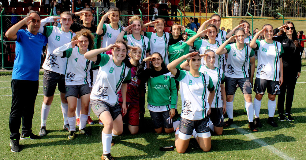 Korona morona onlara vız geldi, tırıs geçti!