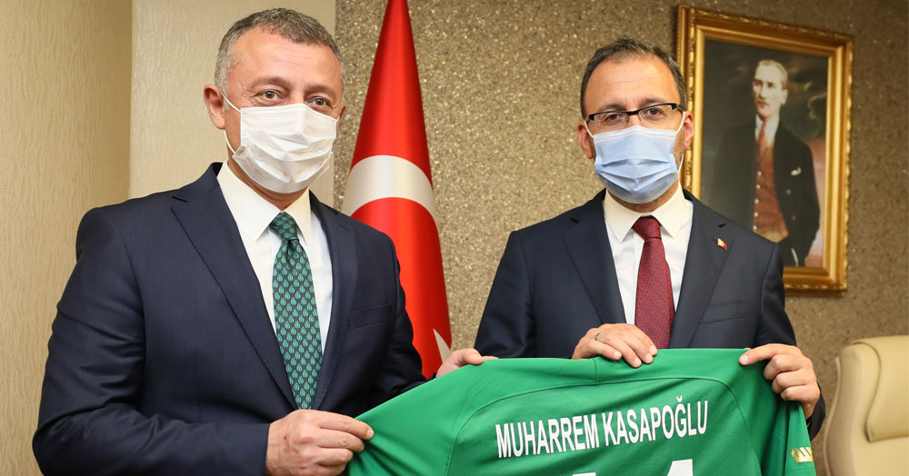 Büyükakın’dan Kasapoğlu’na forma