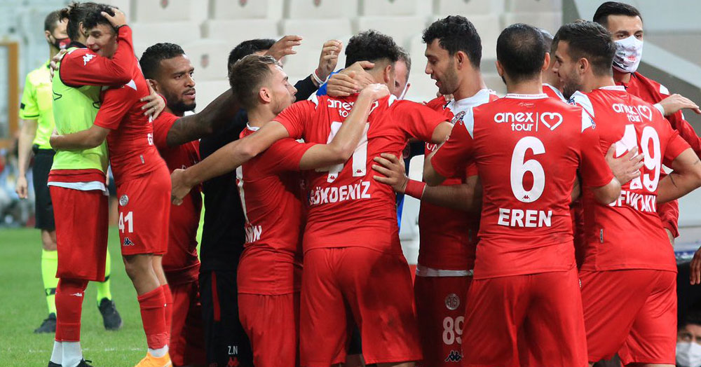 Gökdeniz Bayrakdar: Çok mutluyum!