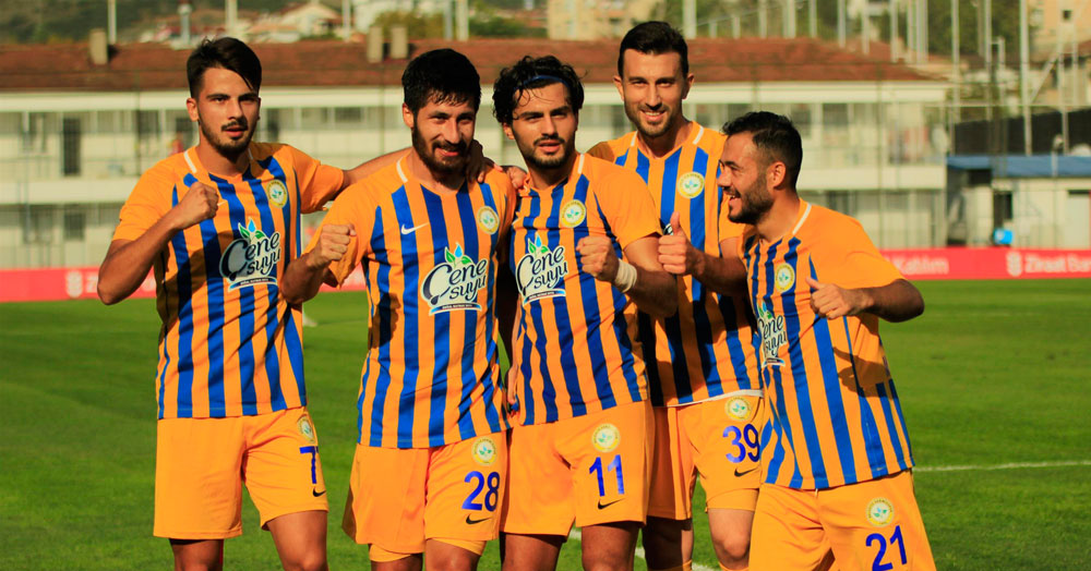 Derince'den futbol resitali! 