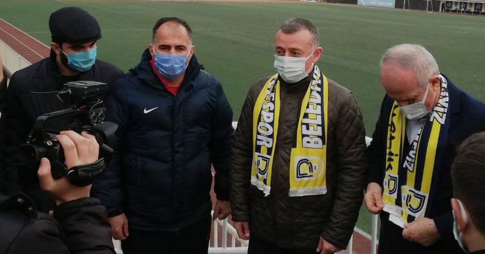 Önce poligon, şimdi de saha zemini!