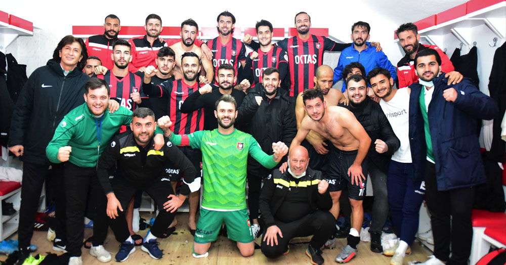 İyi kurulmuş, diri ve akıllı top oynayan bir takım