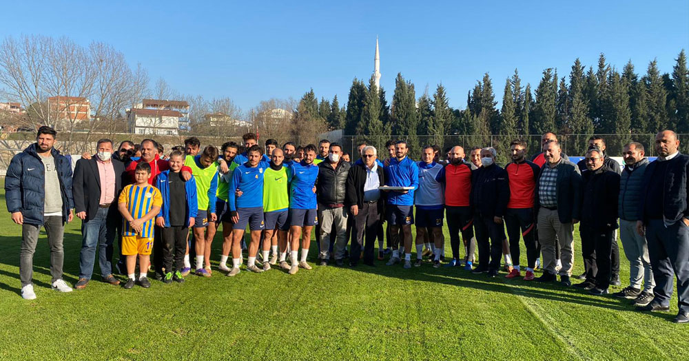 Belediye Derincespor tatlı tatlı çalışıyor
