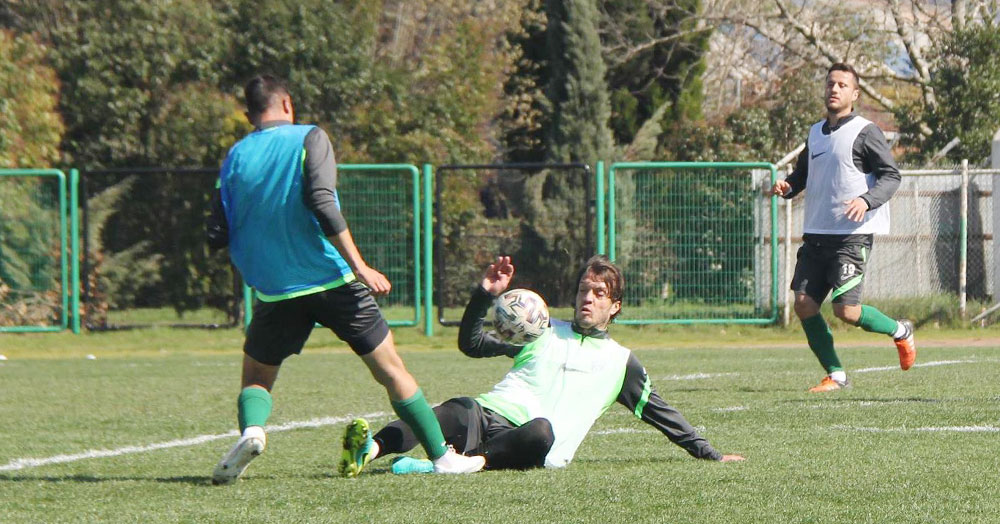 Numan 11'e göz kırpıyor