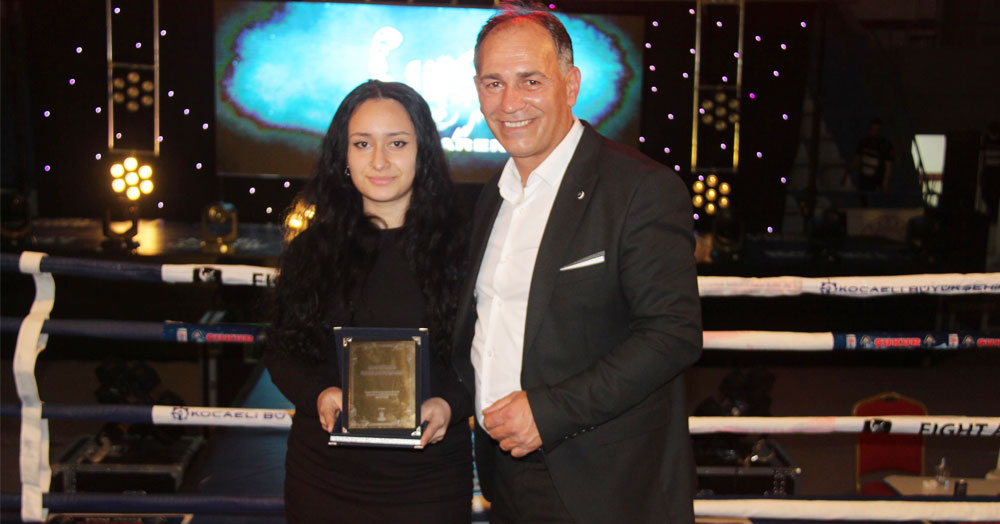 Vedat Akbulut yeni bir şölene hazırlanıyor