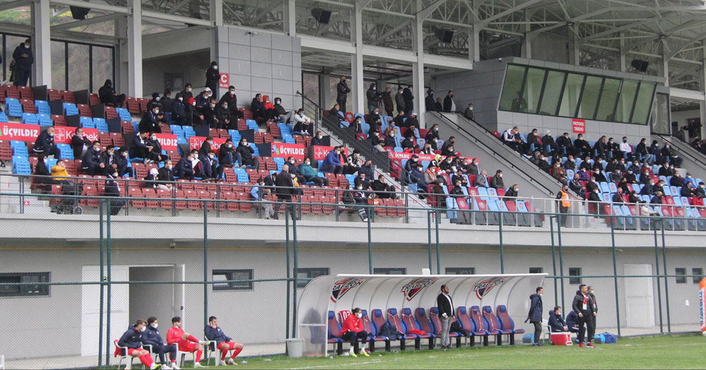 İyi ki maç seyircisiz… Bir de seyircili olsaymış…