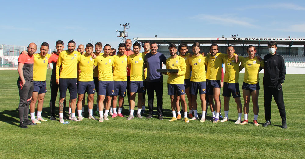 Derinceli eski golcüden tatlı