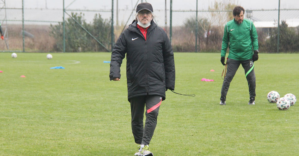 Mustafa Reşit Akçay’dan üçüncü şampiyonluk