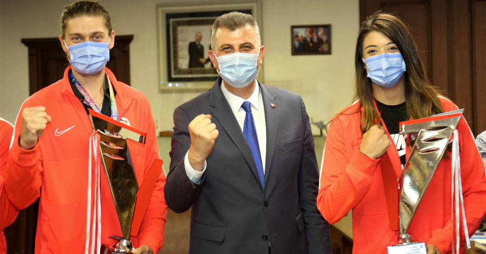 Sezer’e şampiyonlardan iadeyi ziyaret