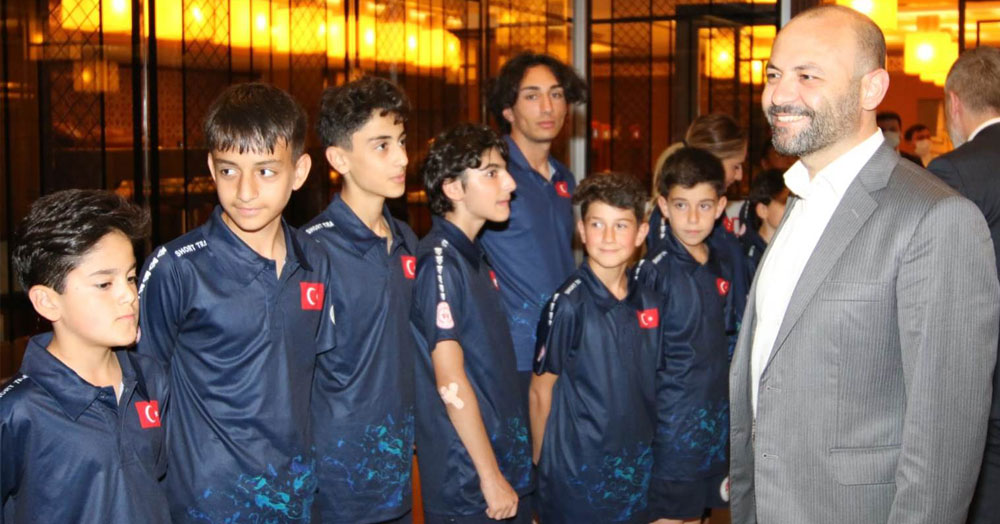 İbrahim Aktürk milli sürat patencileri ziyaret etti