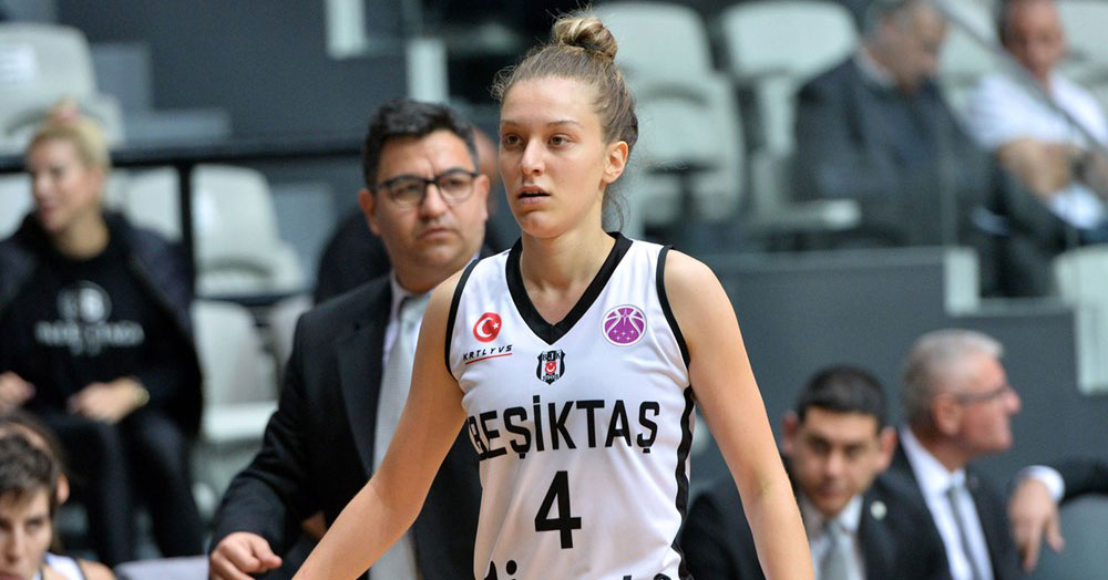 İzmit'in çocuğu Melisa Korkmaz, İzmit Belediyespor’da!