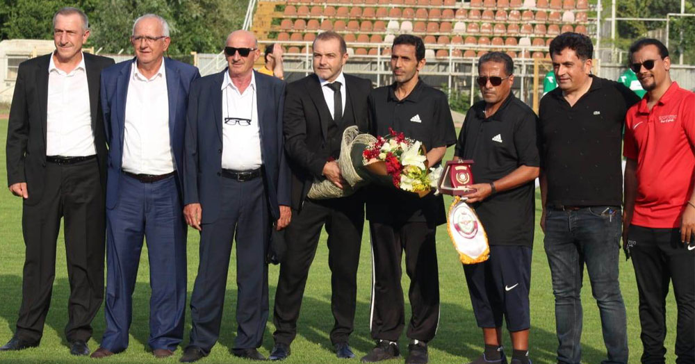 Dostça başladı, dostça bitti