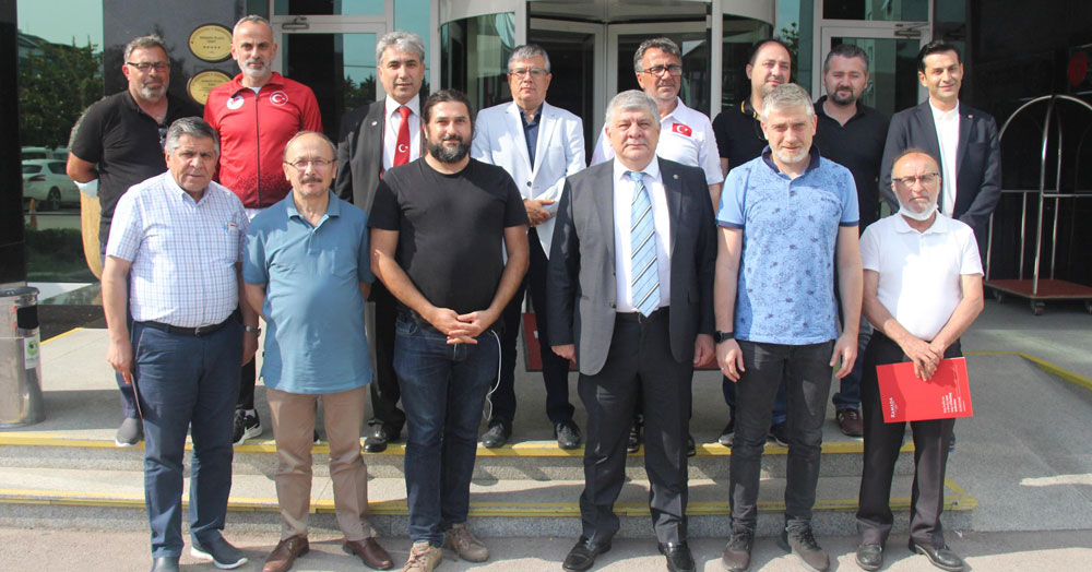 Gökhan Özdemir buz spor kulüpleri ile bir araya geldi